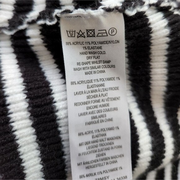 French Connection Baby Soft Turtle Sweater  | Size‎ M - Picture 2 of 4